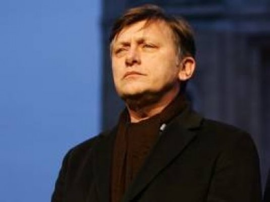 Crin Antonescu a promulgat Legea privind abilitatea Guvernului de a emite ordonanţe